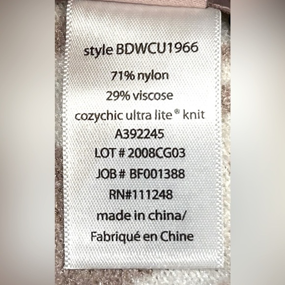 NWT Barefoot Dreams CozyChic Ultra Lite Ocean Breeze Poncho Faded Rose Animal OS - Picture 11 of 13